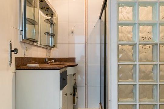 Banheiro de casa de condomínio para alugar com 2 quartos, 70m² em Irajá, Rio de Janeiro
