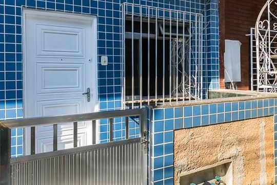 Fachada do Prédio de casa de condomínio para alugar com 2 quartos, 70m² em Irajá, Rio de Janeiro