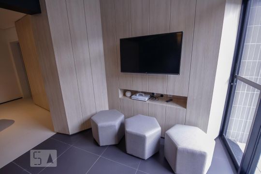 Salão de Games de kitnet/studio para alugar com 1 quarto, 30m² em Bom Retiro, São Paulo
