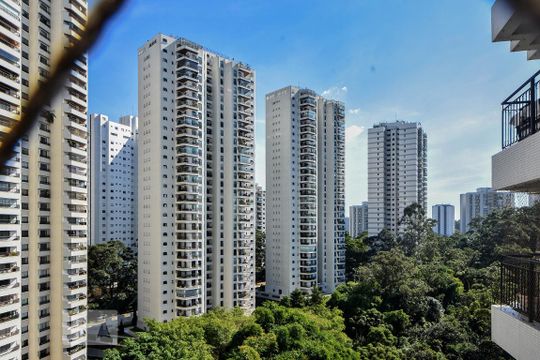 Vista de apartamento à venda com 4 quartos, 370m² em Santo Amaro, São Paulo