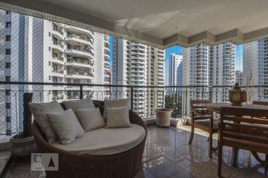 Varanda de apartamento à venda com 4 quartos, 370m² em Santo Amaro, São Paulo