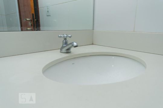Detalhe do banheiro de casa à venda com 3 quartos, 225m² em Vila Babilônia, São Paulo
