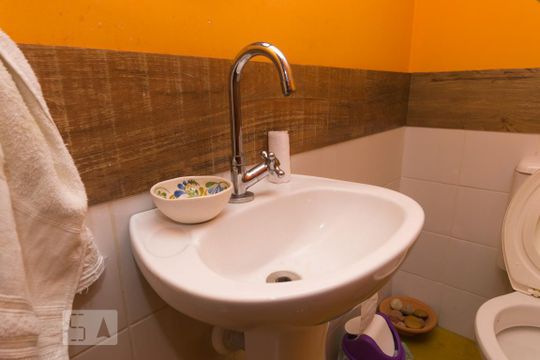 Detalhe do lavabo de casa à venda com 3 quartos, 225m² em Vila Babilônia, São Paulo