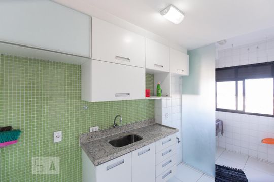 Cozinha de apartamento para alugar com 2 quartos, 61m² em Barra da Tijuca, Rio de Janeiro