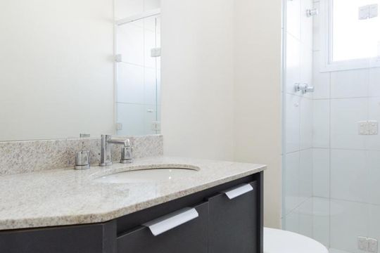 Banheiro da suíte de apartamento para alugar com 2 quartos, 60m² em Centro, São Bernardo do Campo
