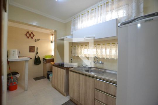 Cozinha de apartamento para alugar com 2 quartos, 60m² em Nonoai, Porto Alegre