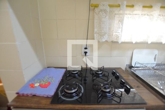 Cozinha de apartamento para alugar com 2 quartos, 60m² em Nonoai, Porto Alegre