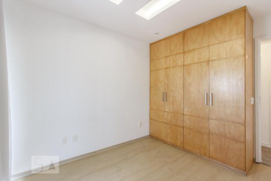 Quarto de apartamento para alugar com 2 quartos, 105m² em Barra da Tijuca, Rio de Janeiro