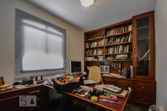 Escritório de apartamento à venda com 4 quartos, 340m² em Vila Sofia, São Paulo