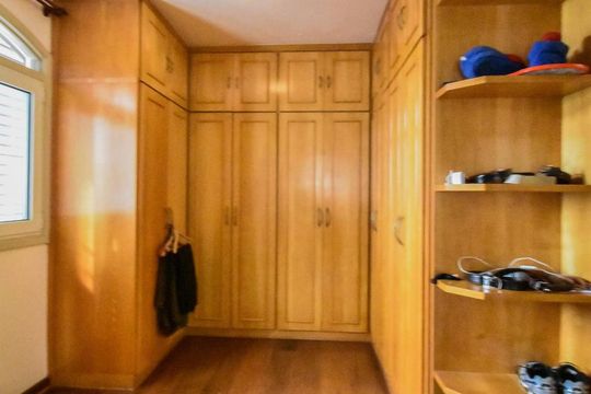 Closet de apartamento à venda com 4 quartos, 340m² em Vila Sofia, São Paulo