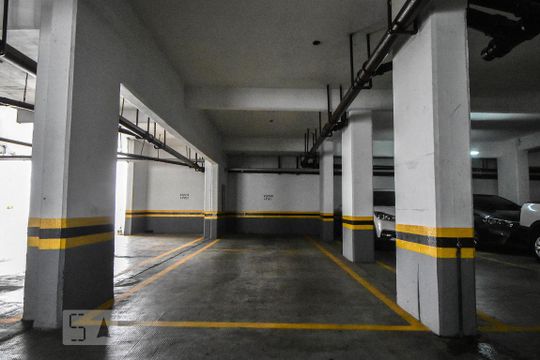 Garagem de apartamento à venda com 4 quartos, 340m² em Vila Sofia, São Paulo