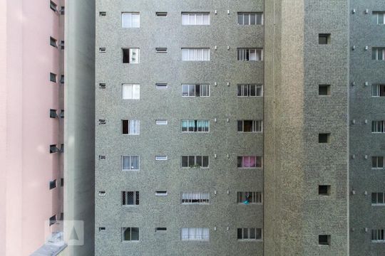 Vista Quarto de apartamento para alugar com 1 quarto, 34m² em Rebouças, Curitiba