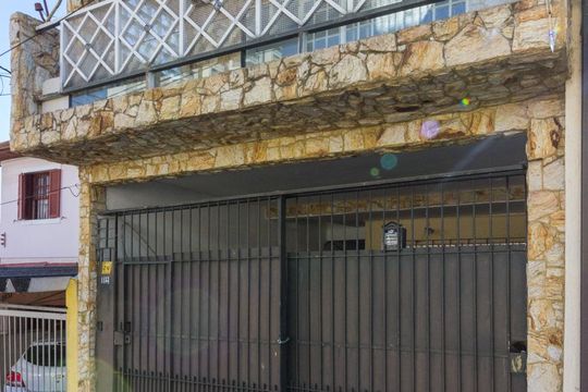 Fachada de casa à venda com 4 quartos, 250m² em Parque Peruche, São Paulo