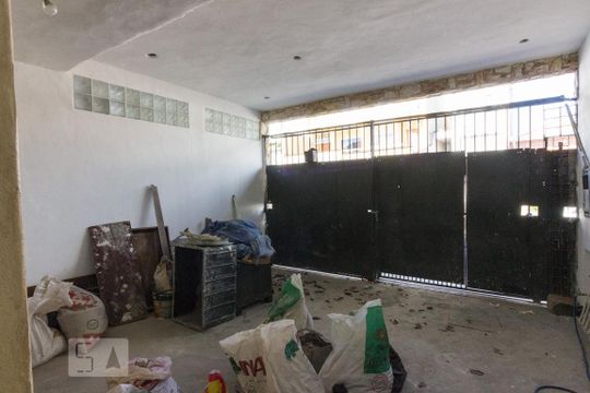Garagem de casa à venda com 4 quartos, 250m² em Parque Peruche, São Paulo