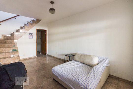 Casa à venda com 4 quartos, 250m² em Parque Peruche, São Paulo