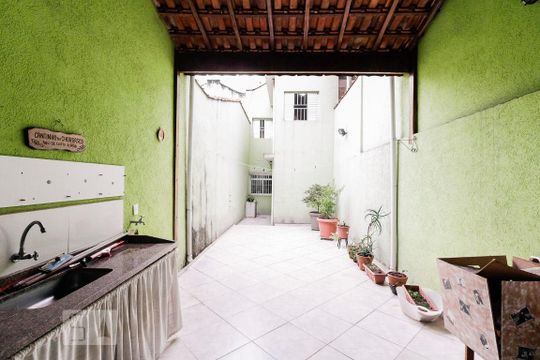 Churrasqueira de casa à venda com 3 quartos, 120m² em Vila Bertioga, São Paulo