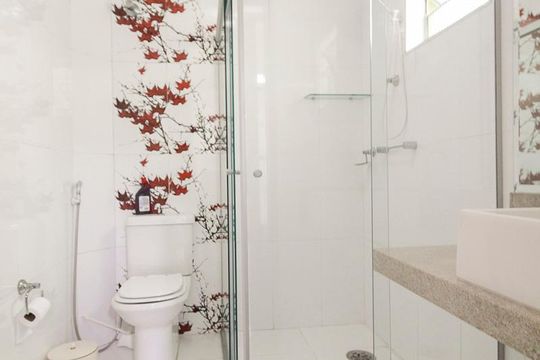 Banheiro  de casa à venda com 3 quartos, 120m² em Vila Bertioga, São Paulo