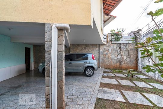 Garagem de casa à venda com 5 quartos, 280m² em Palmares, Belo Horizonte