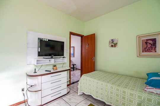 Quarto 3 de casa à venda com 5 quartos, 280m² em Palmares, Belo Horizonte