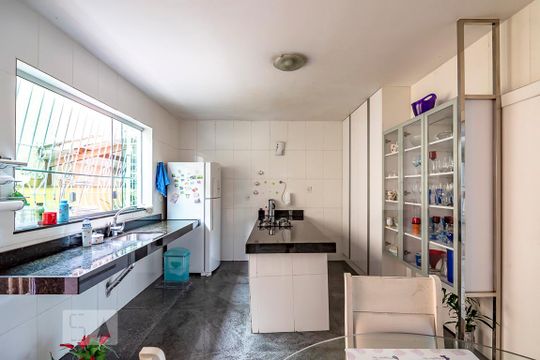 Cozinha de casa à venda com 5 quartos, 280m² em Palmares, Belo Horizonte