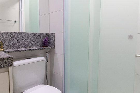 Banheiro de apartamento para alugar com 2 quartos, 66m² em Santo Amaro, São Paulo