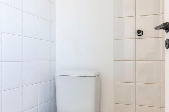 Banheiro de Serviço de apartamento para alugar com 2 quartos, 69m² em Vila Mascote, São Paulo