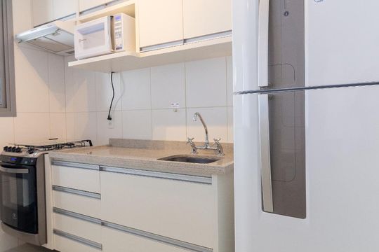 Cozinha de apartamento para alugar com 1 quarto, 54m² em Santo Amaro, São Paulo