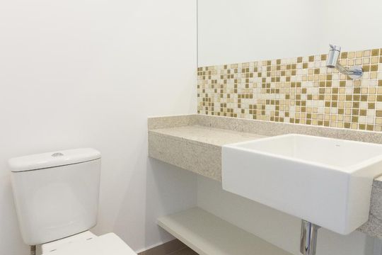 Lavabo de apartamento para alugar com 1 quarto, 54m² em Santo Amaro, São Paulo