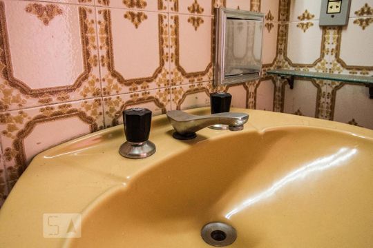 Banheiro 2 de casa à venda com 3 quartos, 150m² em Ipiranga , São Paulo
