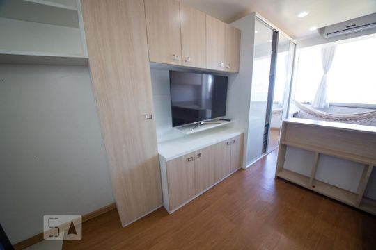 Sala  de kitnet/studio para alugar com 1 quarto, 30m² em Icaraí, Niterói