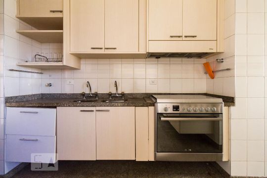 Cozinha  de apartamento para alugar com 3 quartos, 213m² em Jardim Avelino, São Paulo