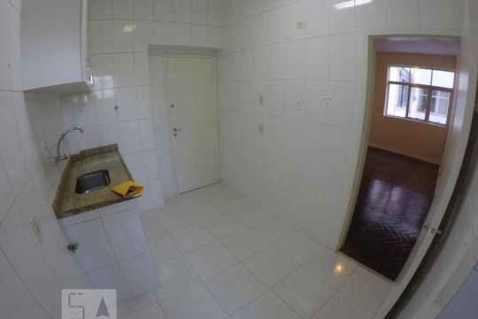 Cozinha de apartamento para alugar com 2 quartos, 77m² em Copacabana, Rio de Janeiro