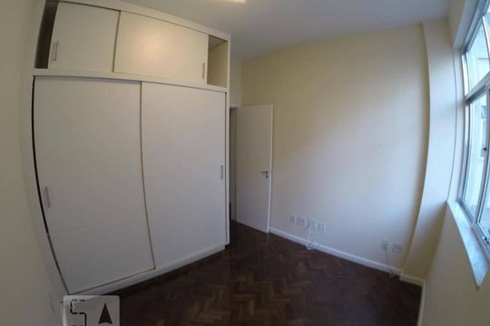 Quarto de apartamento para alugar com 2 quartos, 77m² em Copacabana, Rio de Janeiro