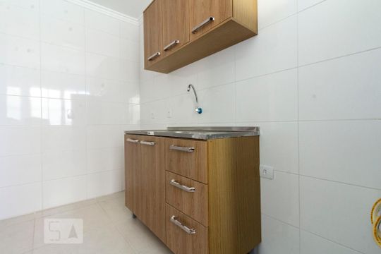 Cozinha de apartamento para alugar com 2 quartos, 45m² em Vila Nova Mazzei, São Paulo