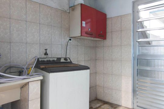 Lavanderia de casa para alugar com 1 quarto, 45m² em Vila Cavaton, São Paulo