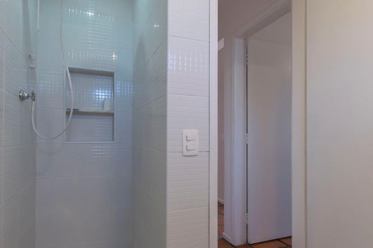 Banheiro de apartamento à venda com 2 quartos, 70m² em Jardim da Glória, São Paulo