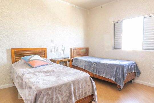 Quarto de casa à venda com 4 quartos, 240m² em Vila Marina, São Paulo