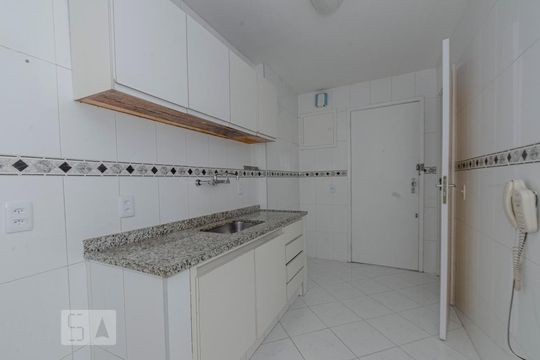 Cozinha de apartamento à venda com 2 quartos, 82m² em Grajaú, Rio de Janeiro