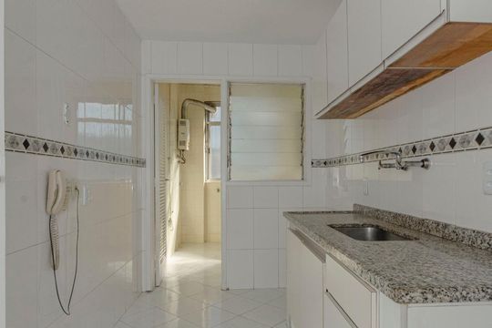 Cozinha de apartamento à venda com 2 quartos, 82m² em Grajaú, Rio de Janeiro