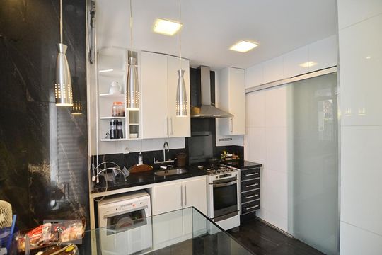 Cozinha de apartamento à venda com 2 quartos, 212m² em Buritis, Belo Horizonte