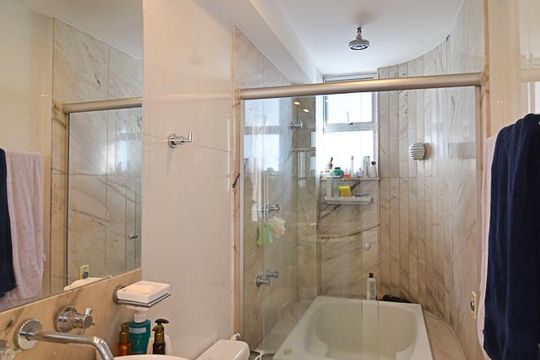 Banheiro da Suíte de apartamento à venda com 2 quartos, 212m² em Buritis, Belo Horizonte
