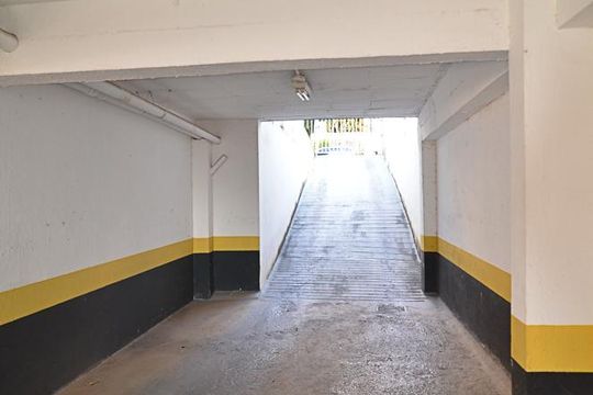 Entrada vaga garagem de apartamento à venda com 2 quartos, 212m² em Buritis, Belo Horizonte