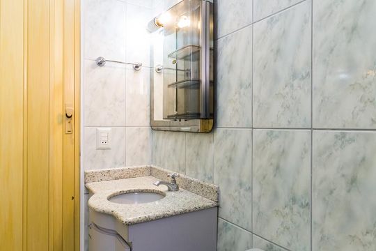 Banheiro de apartamento à venda com 3 quartos, 55m² em Jardim Ibitirama, São Paulo