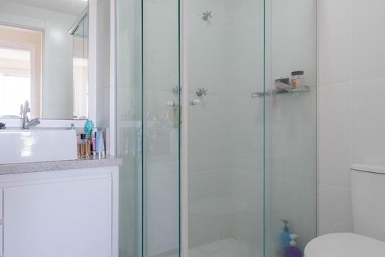Banheiro de apartamento para alugar com 2 quartos, 49m² em Protásio Alves, Porto Alegre