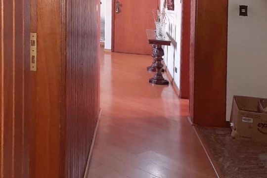 Corredor de apartamento à venda com 3 quartos, 150m² em Alto da Lapa, São Paulo