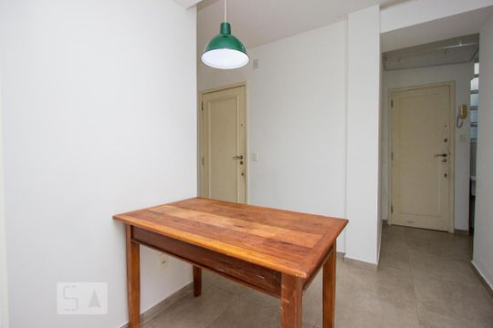 Sala de apartamento para alugar com 2 quartos, 52m² em Botafogo, Rio de Janeiro