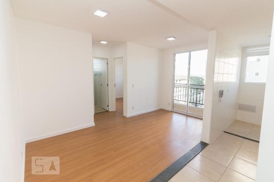 Sala de apartamento para alugar com 2 quartos, 47m² em Irajá, Rio de Janeiro