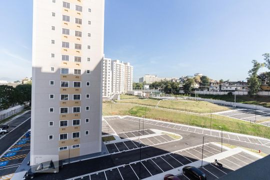 Vista do Quarto 2 de apartamento para alugar com 2 quartos, 47m² em Irajá, Rio de Janeiro