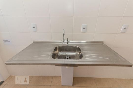 Cozinha de apartamento para alugar com 2 quartos, 47m² em Irajá, Rio de Janeiro