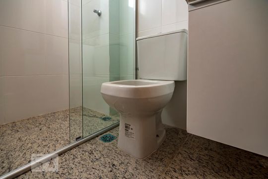 Banheiro de apartamento à venda com 2 quartos, 58m² em Santa Cruz, Belo Horizonte